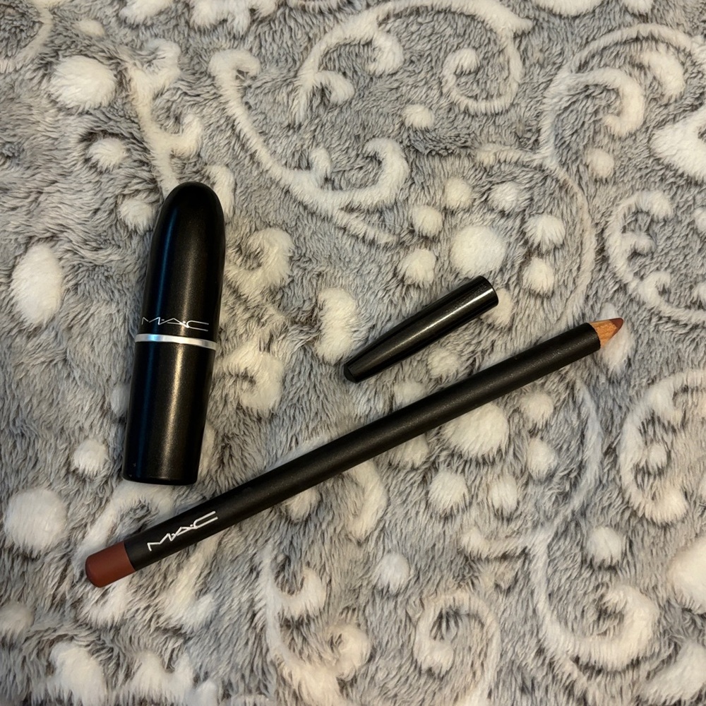 MAC Lipstick + Liner in Whirl